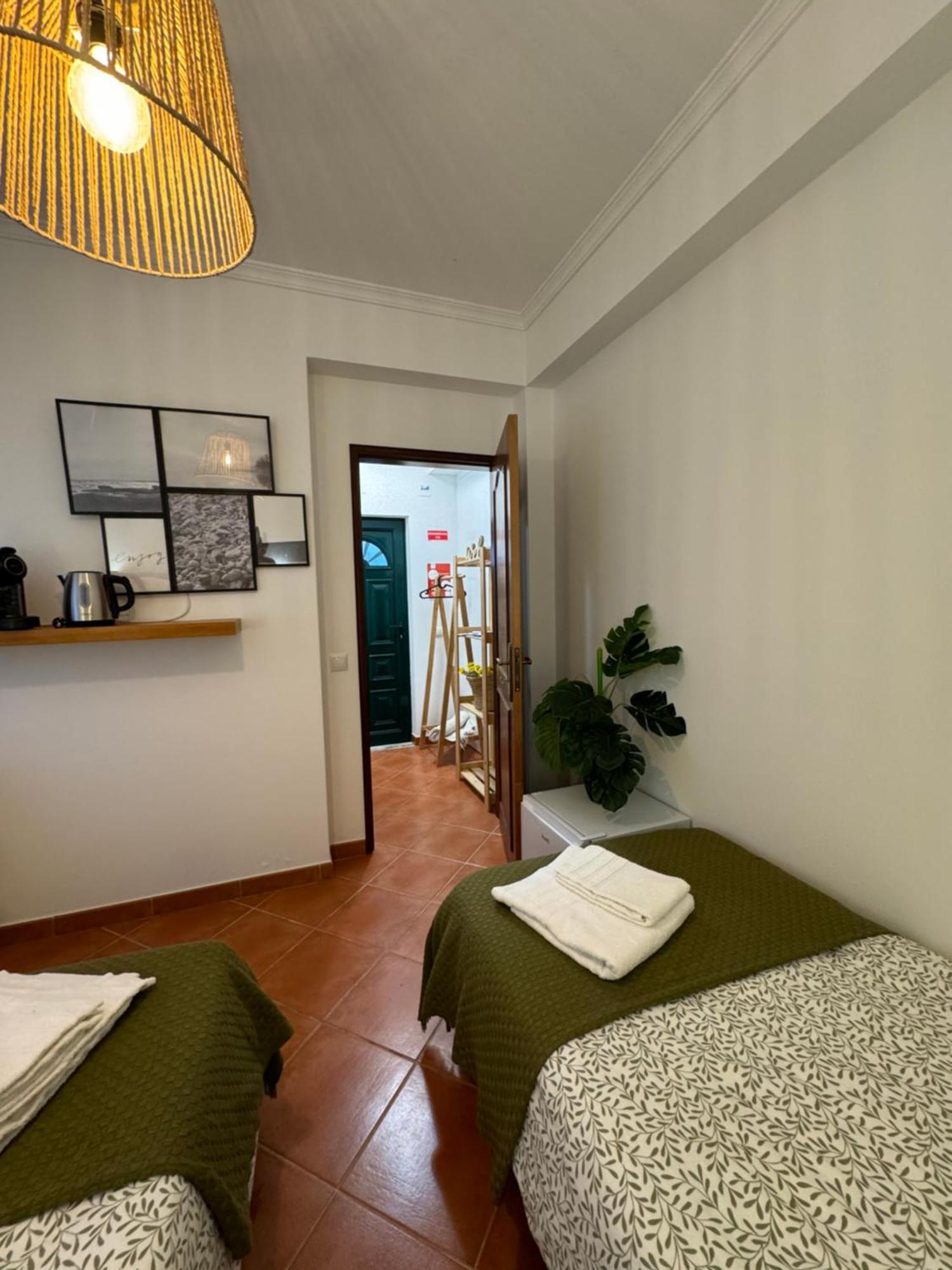 Quarto Duplo Com Terraco E Casa De Banho Privativa - Em Casa De Praia Em Almograve - Trilho Dos Pescadores Odemira Exterior foto